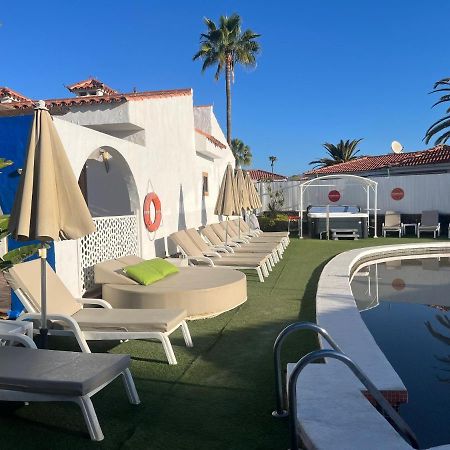 Rainbow Golf Bungalows, Gay Men-Only Resort 마스팔로마스 외부 사진