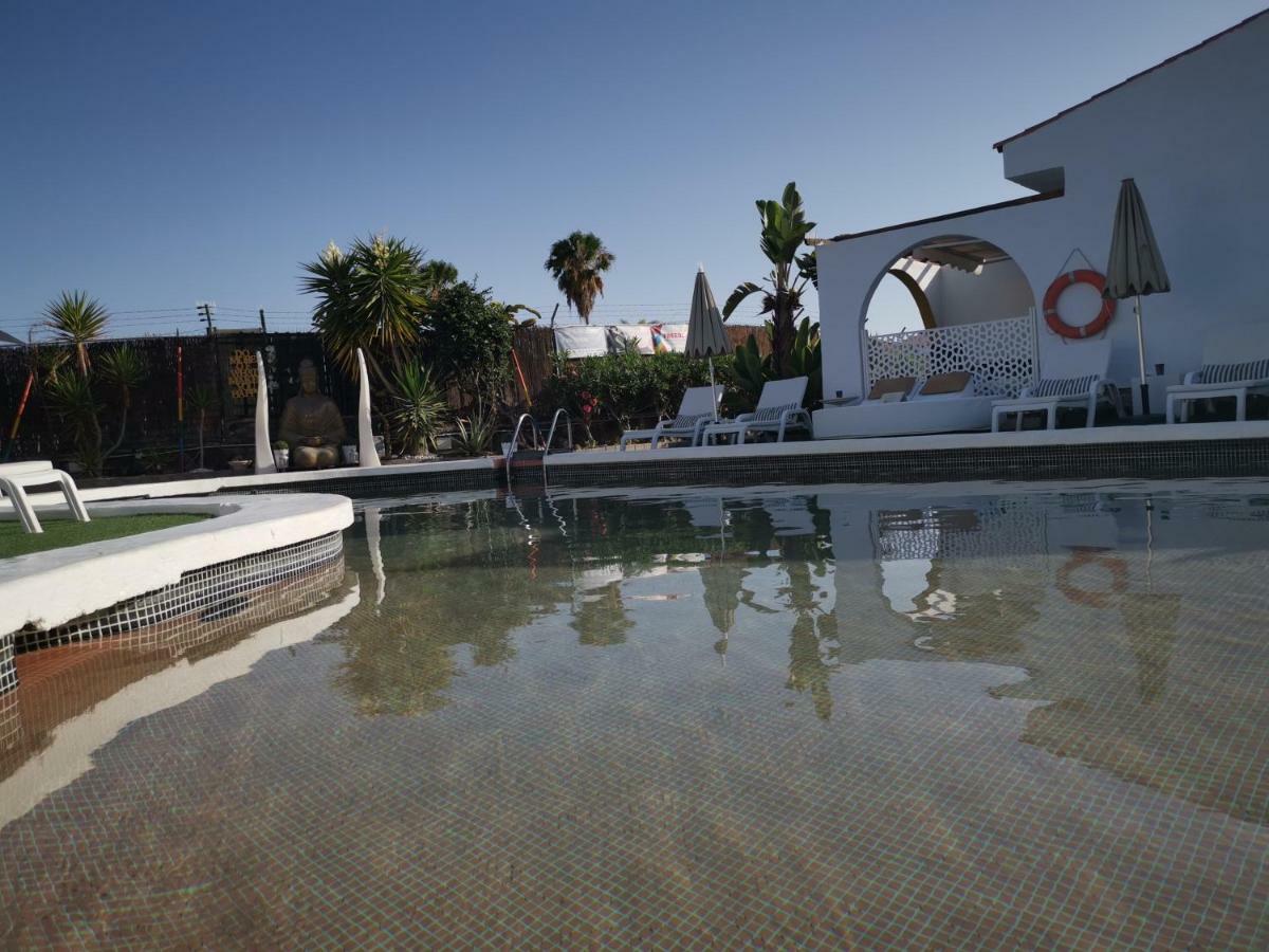 Rainbow Golf Bungalows, Gay Men-Only Resort 마스팔로마스 외부 사진